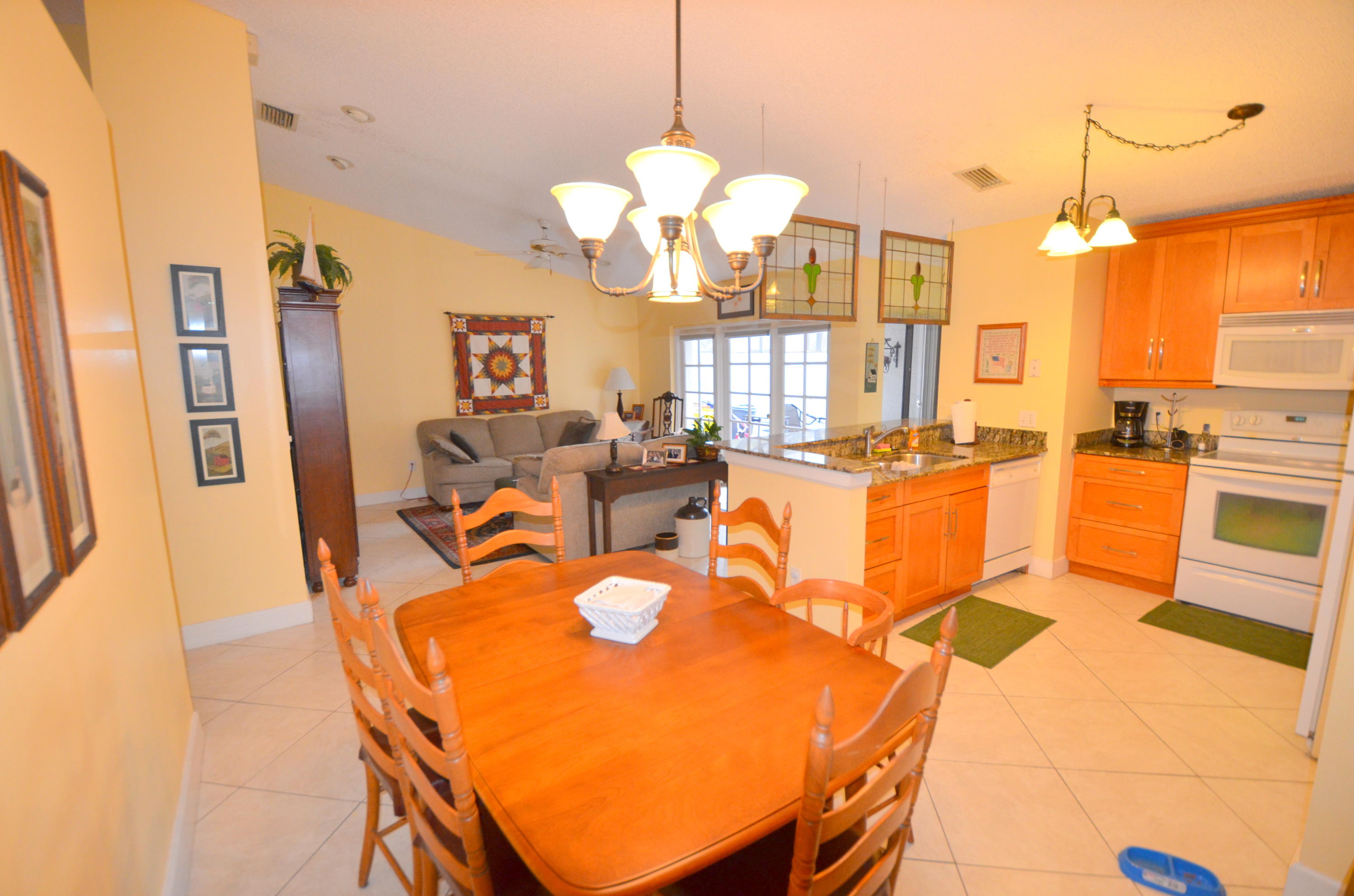 9149 Southwest 21st Court, Unit G Boca Raton, FL 33428 - Photo 10 of 28 Dining/Kitchen