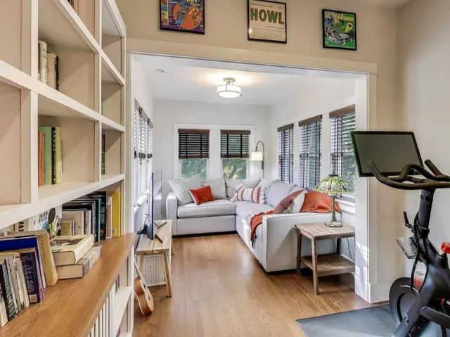 $1,050,000 | 828 Wesley Avenue, Oak Park, IL 60304