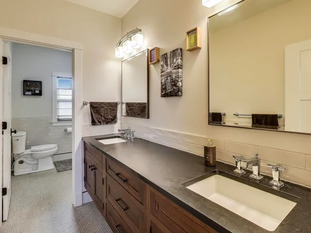 $1,050,000 | 828 Wesley Avenue, Oak Park, IL 60304