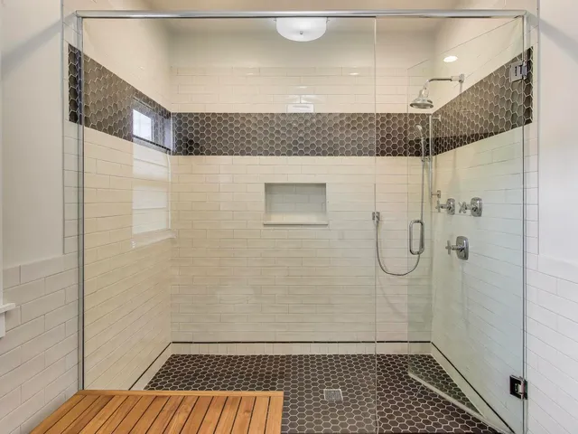 $1,050,000 | 828 Wesley Avenue, Oak Park, IL 60304