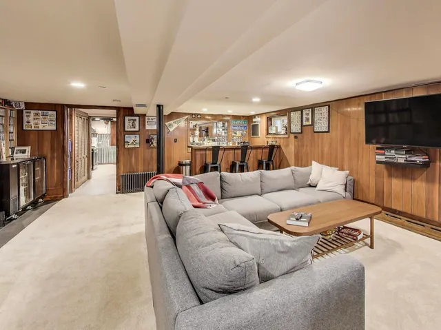 $1,050,000 | 828 Wesley Avenue, Oak Park, IL 60304