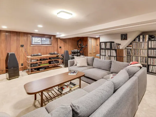 $1,050,000 | 828 Wesley Avenue, Oak Park, IL 60304