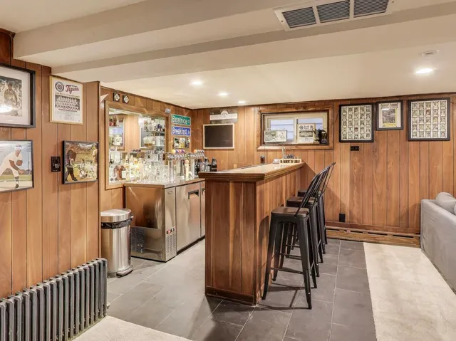 $1,050,000 | 828 Wesley Avenue, Oak Park, IL 60304