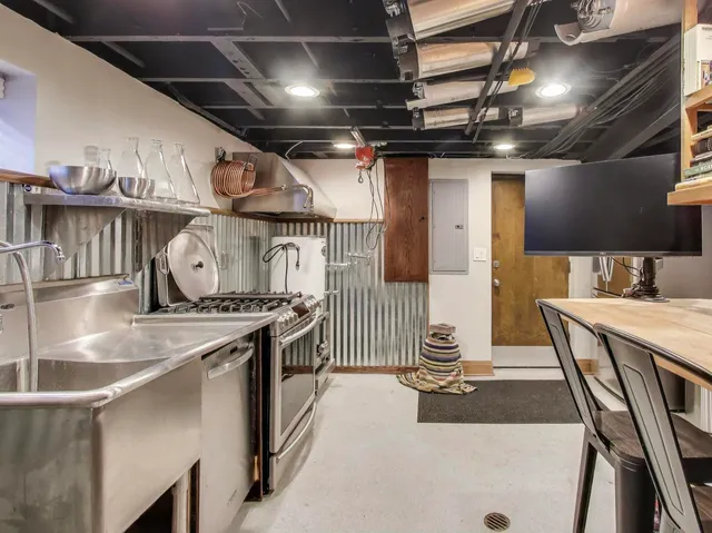 $1,050,000 | 828 Wesley Avenue, Oak Park, IL 60304