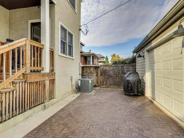 $1,050,000 | 828 Wesley Avenue, Oak Park, IL 60304