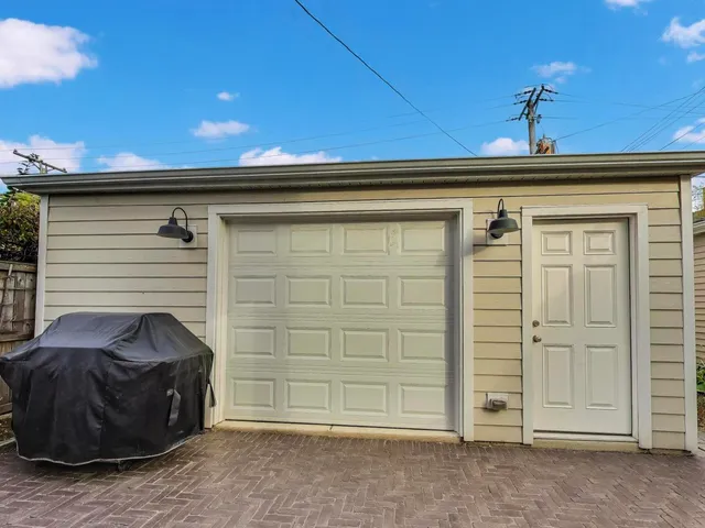 $1,050,000 | 828 Wesley Avenue, Oak Park, IL 60304