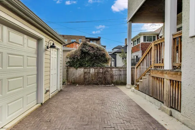 $1,050,000 | 828 Wesley Avenue, Oak Park, IL 60304