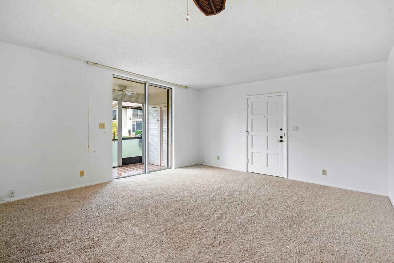 1024 Northwest 13th Street, Unit 127B Boca Raton, FL 33486 - Photo 4 of 21 Living Room