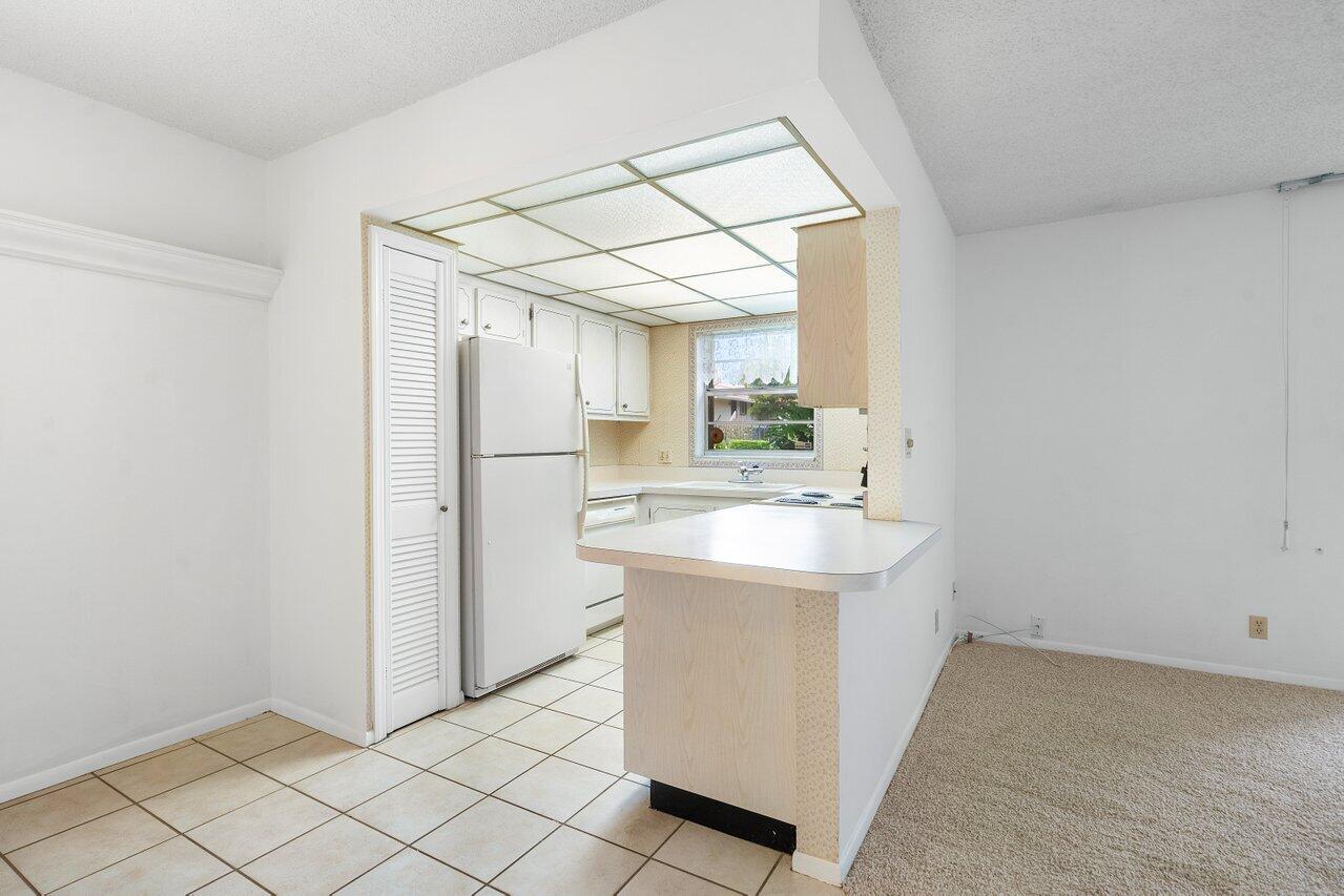 1024 Northwest 13th Street, Unit 127B Boca Raton, FL 33486 - Photo 6 of 21 Kitchen