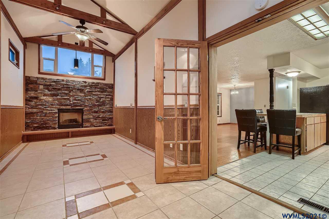 19019 Northeast Davis Street Portland, OR 97230 - Photo 10 of 26