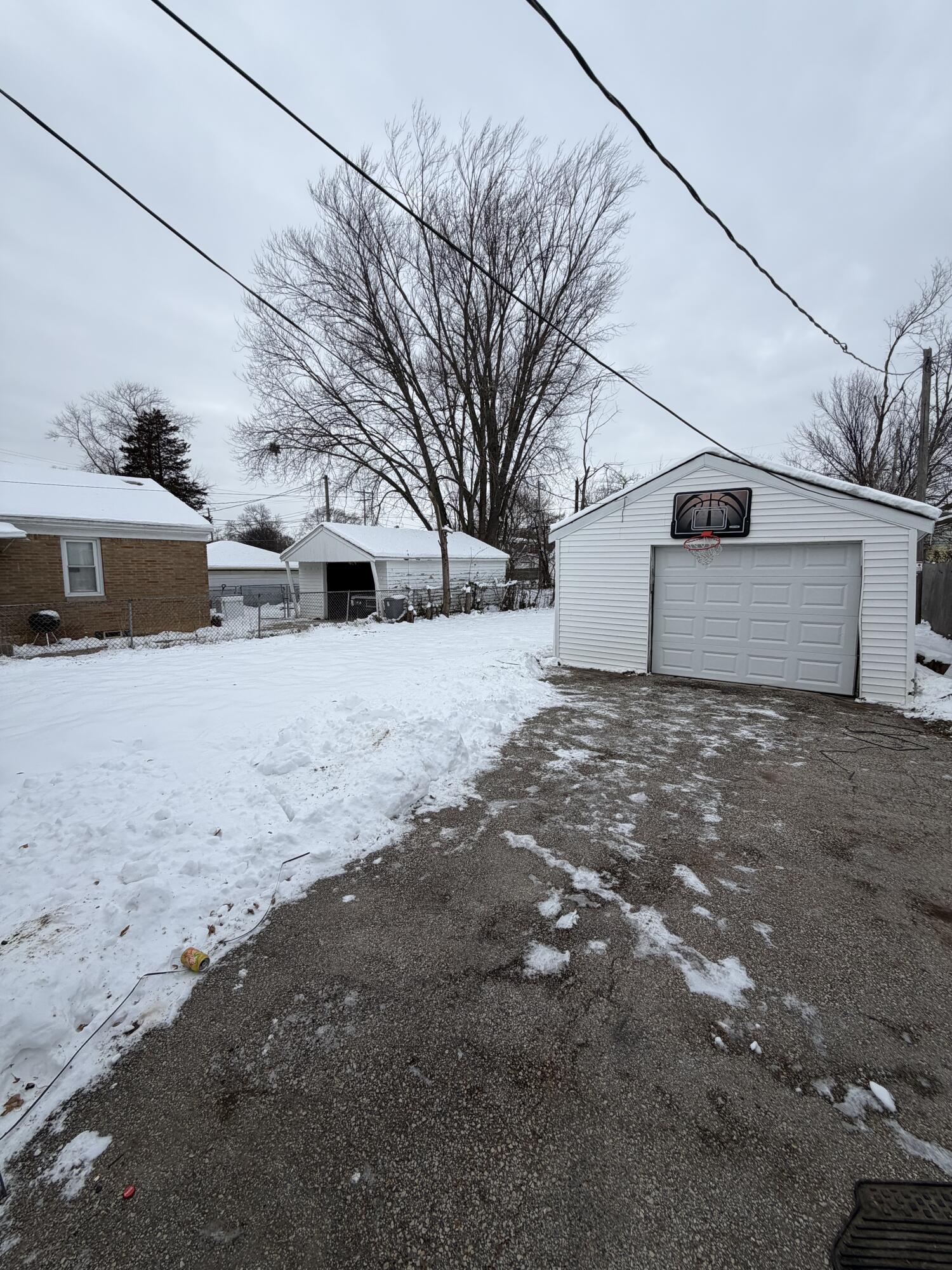 4340 West Eggert Pl. Milwaukee, WI 53218 - Photo 2 of 10 IMG_0182 (1)