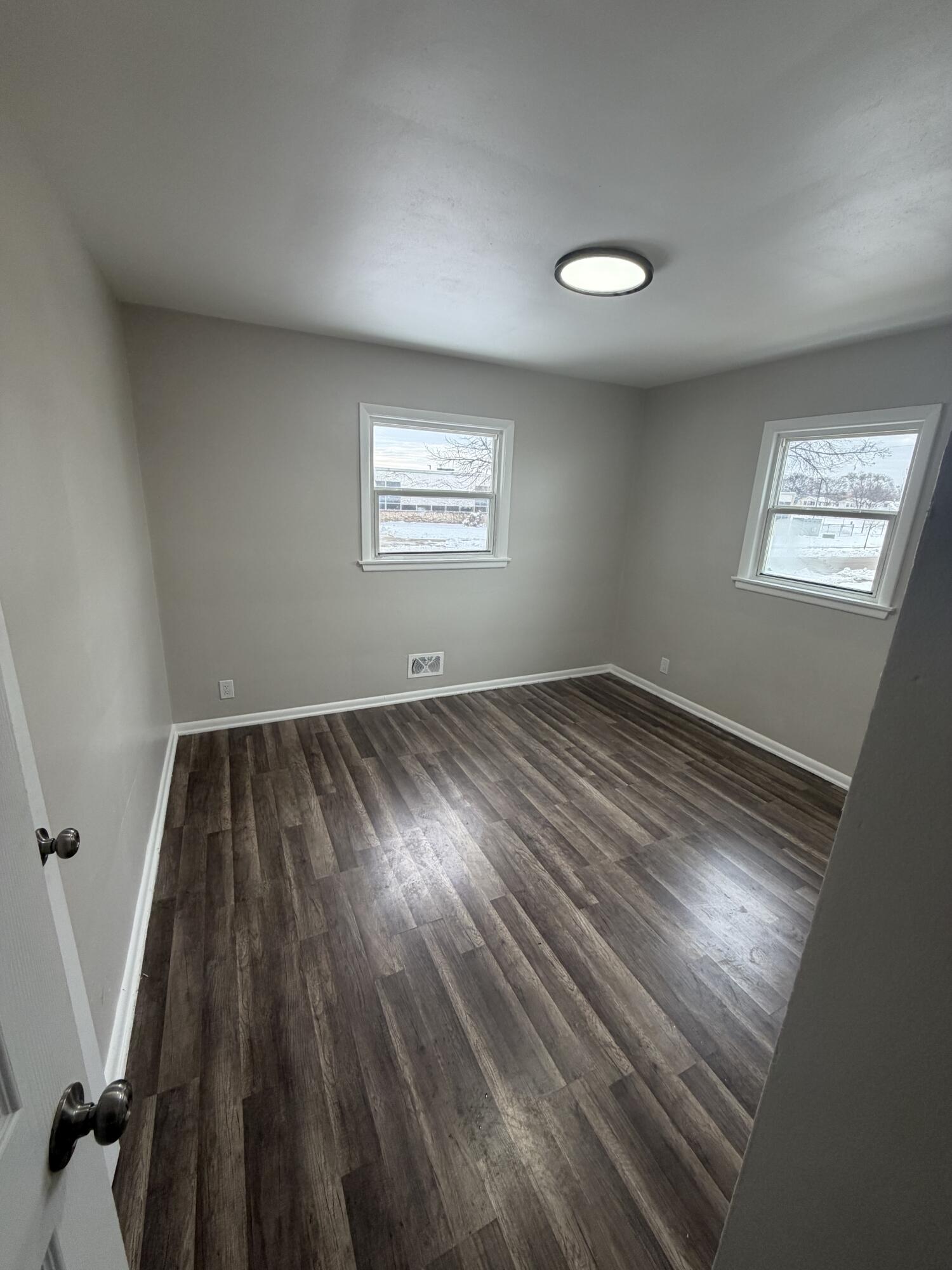 4340 West Eggert Pl. Milwaukee, WI 53218 - Photo 7 of 10 IMG_0174 (1)