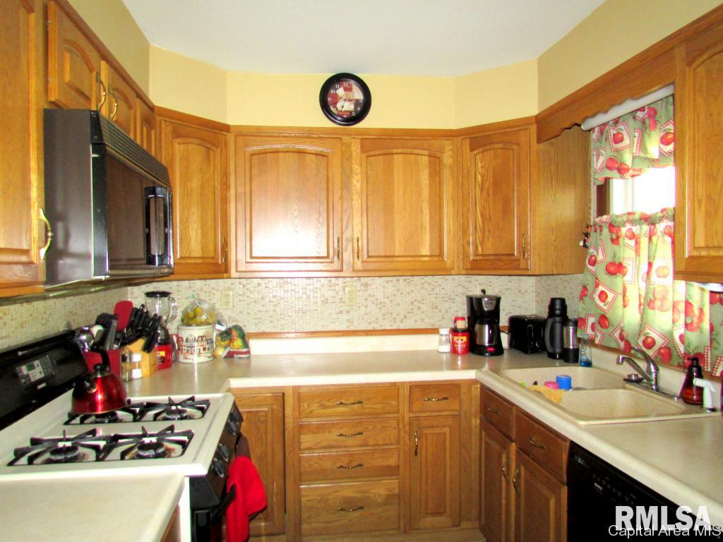2050 Sudbury Street Springfield, IL 62702 - Photo 5 of 19
