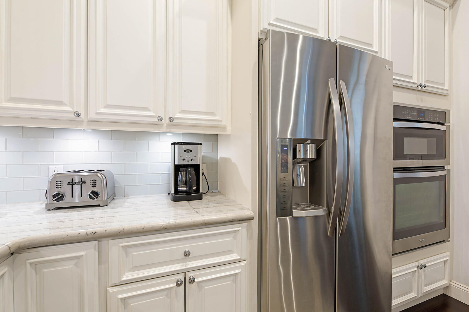 17258 Bermuda Village Drive Boca Raton, FL 33487 - Photo 20 of 45 Kitchen