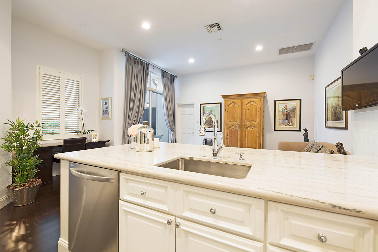 17258 Bermuda Village Drive Boca Raton, FL 33487 - Photo 21 of 45 Kitchen