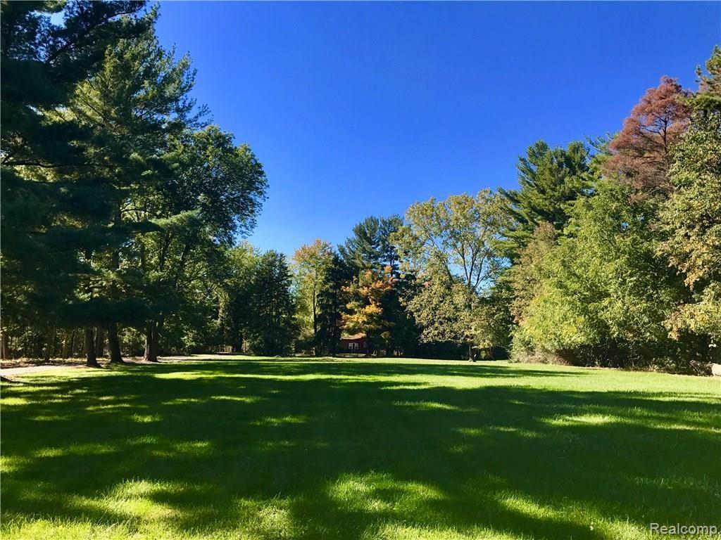 25275 Power Road Farmington, MI 48336 - Photo 15 of 23 fullsizeoutput_199.jpeg