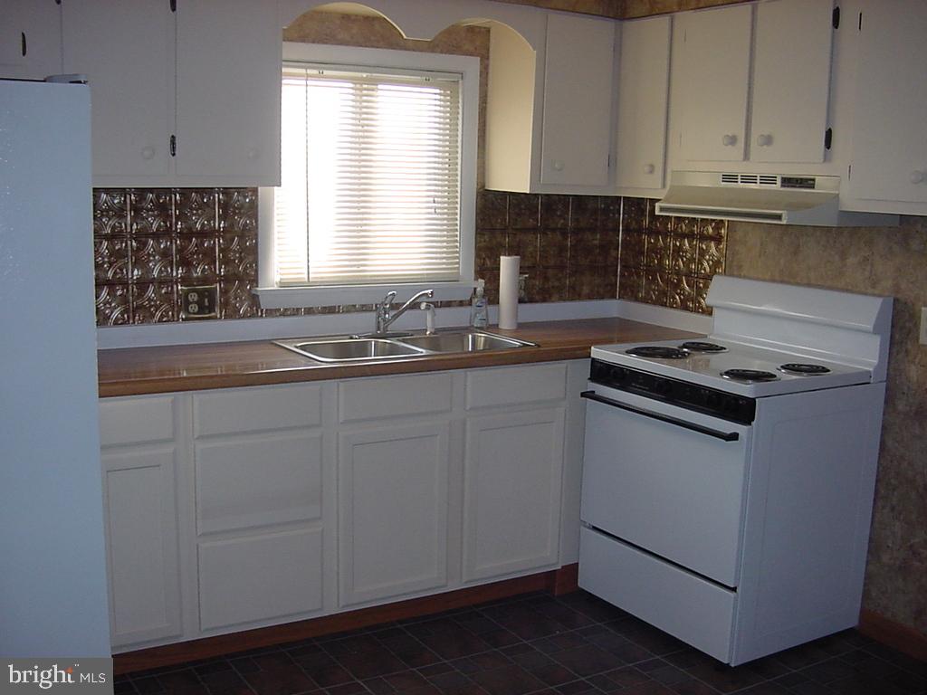 1748 Gish Road Manheim, PA 17545 - Photo 7 of 18 Gallery Image 7