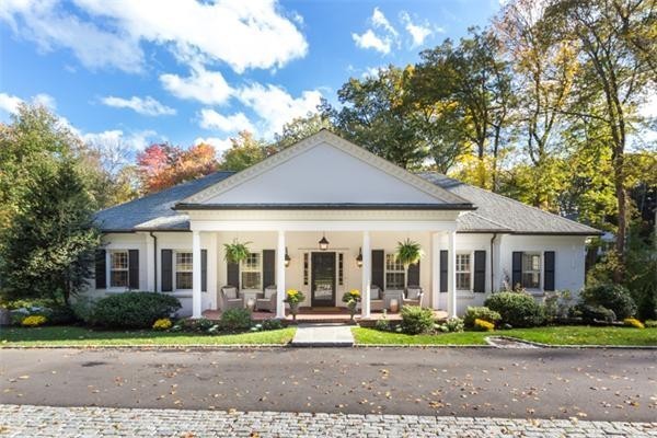 28 McCall Road Winchester, MA 01890 - Photo 3 of 30