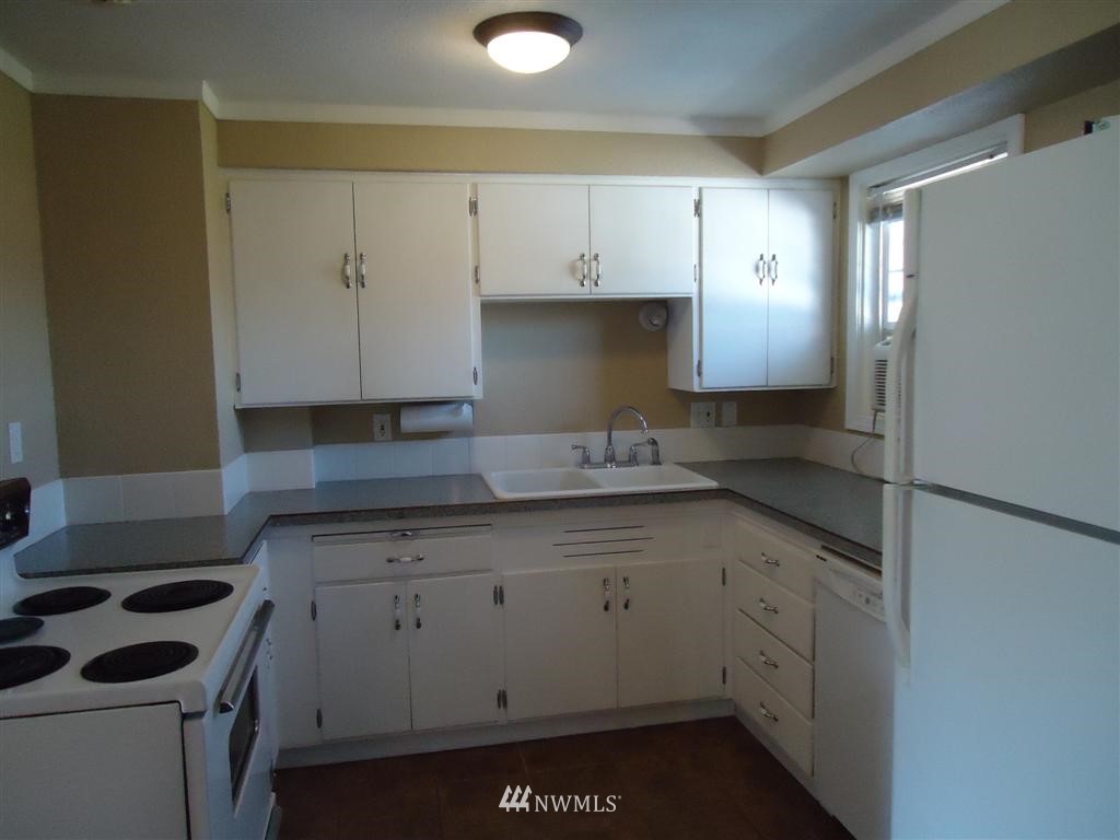 237 Southwest 16th Street Chehalis, WA 98532 - Photo 3 of 11 Gallery Image 3