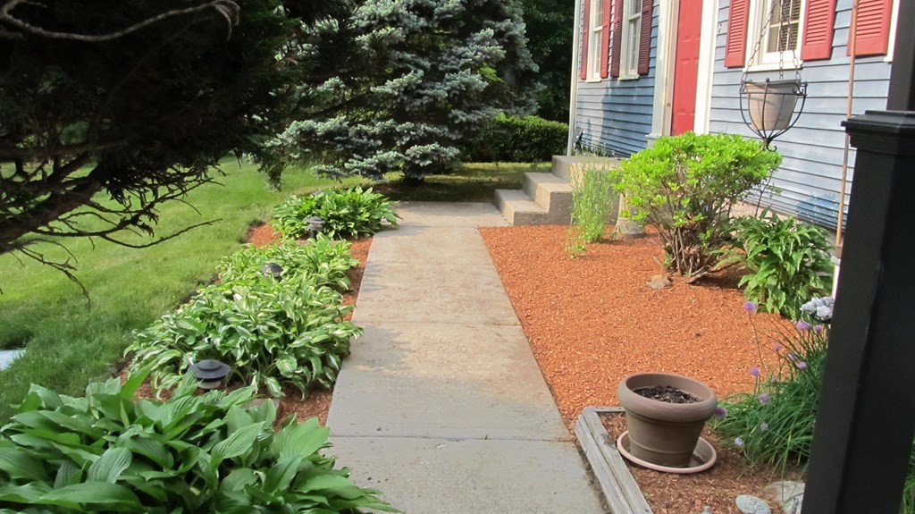 14 Ordway Road Hudson, MA 01749 - Photo 5 of 42 Gallery Image 5