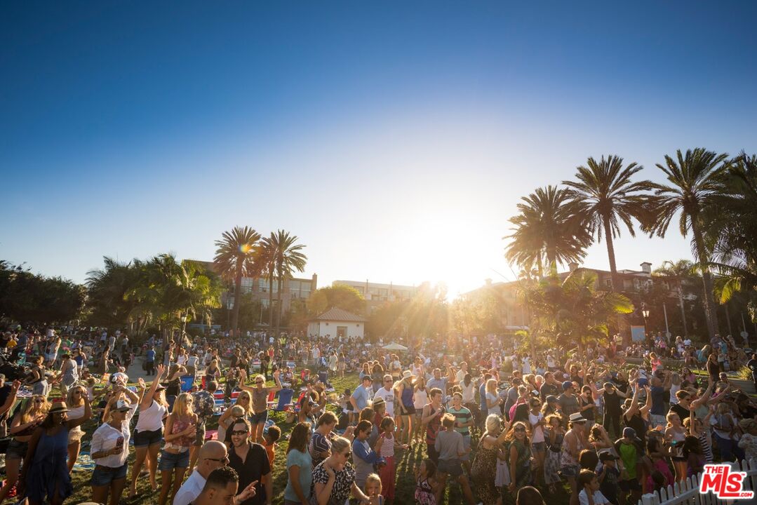 13044 Pacific Promenade, Unit 417 Playa Vista, CA 90094 - Photo 24 of 31 a view of a city