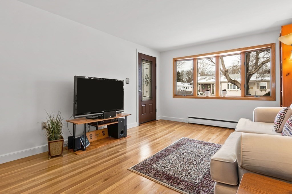 56 Longmeadow Road Beverly, MA 01915 - Photo 5 of 26 Gallery Image 5