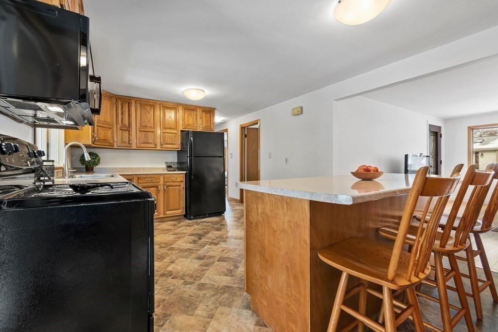 56 Longmeadow Road Beverly, MA 01915 - Photo 6 of 26 Gallery Image 6
