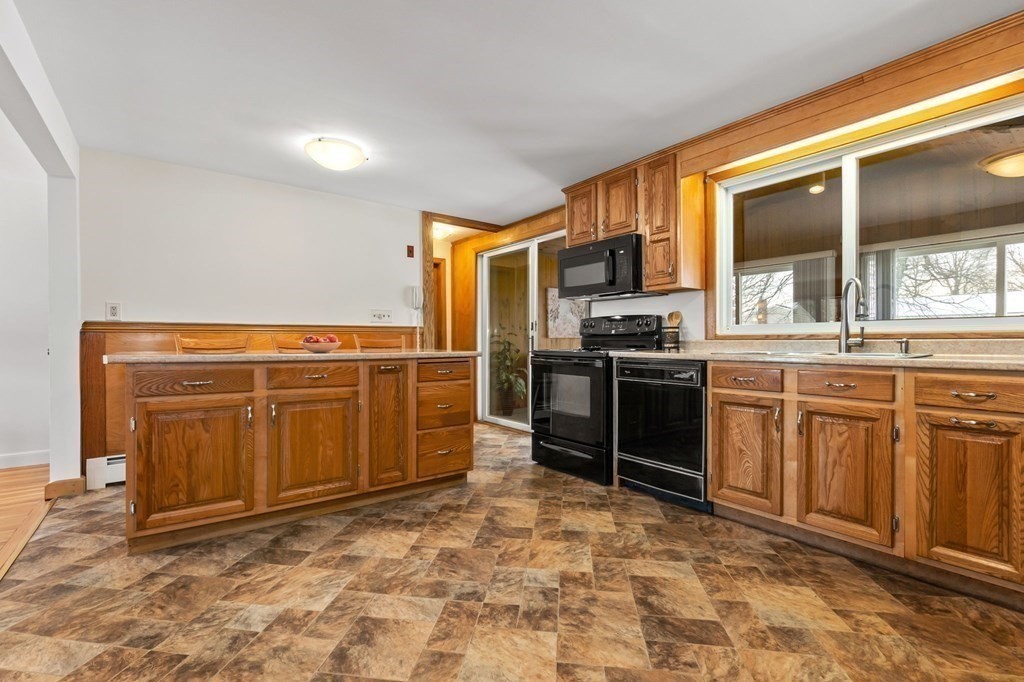 56 Longmeadow Road Beverly, MA 01915 - Photo 7 of 26 Gallery Image 7