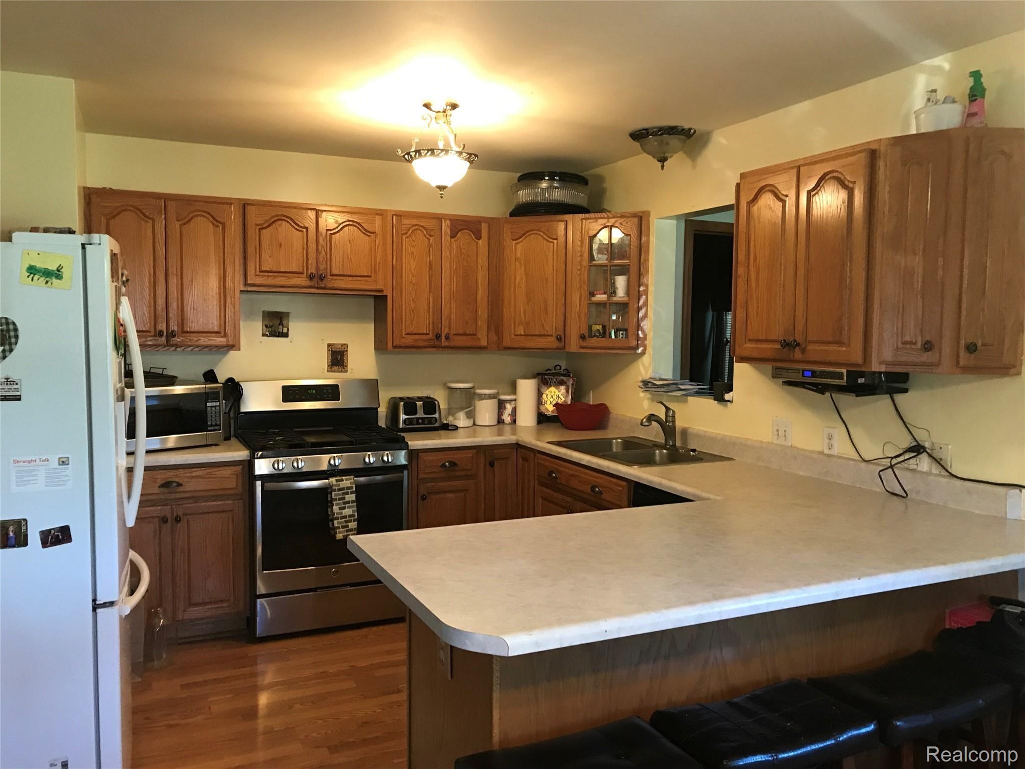 21529 Springhill Street Romulus, MI 48174 - Photo 15 of 28 IMG_7702.JPG