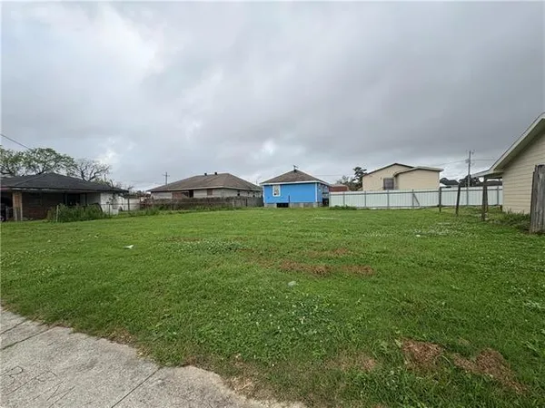 $24,500 | 2020 Guerra Drive, Violet, LA 70092