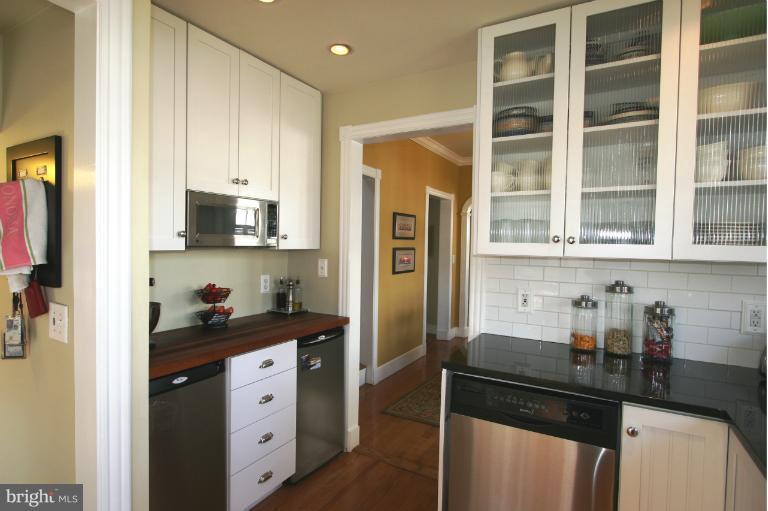 1525 North Glebe Road Arlington, VA 22207 - Photo 13 of 30 Kitchen