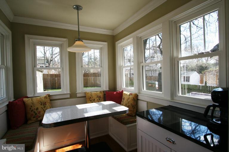 1525 North Glebe Road Arlington, VA 22207 - Photo 24 of 30 Breakfast Room