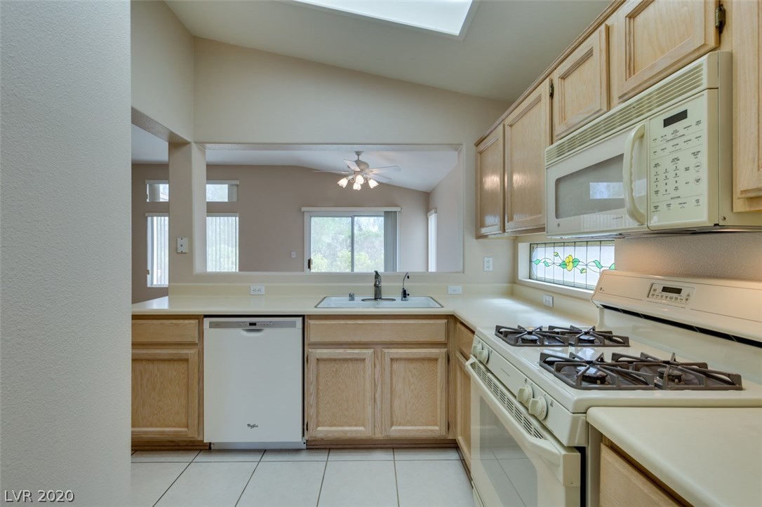 478 Edgefield Ridge Place Henderson, NV 89012 - Photo 11 of 23 Gallery Image 11