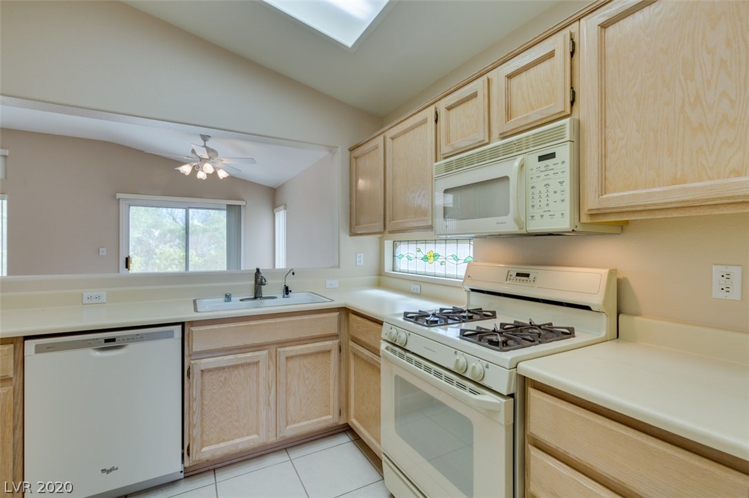 478 Edgefield Ridge Place Henderson, NV 89012 - Photo 10 of 23 Gallery Image 10
