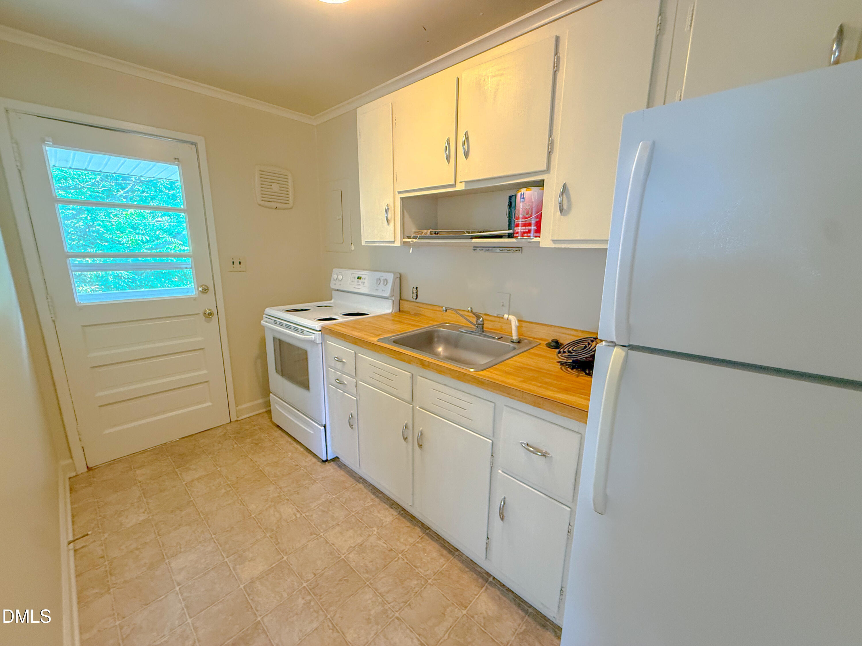 705 Daniels Street, Unit C Raleigh, NC 27605 - Photo 3 of 9 Kitchen 2