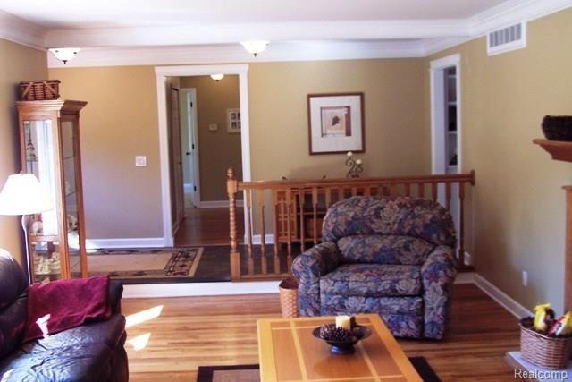 68500 Dequindre Road Washington, MI 48095 - Photo 12 of 37 living rm to foyer.JPG