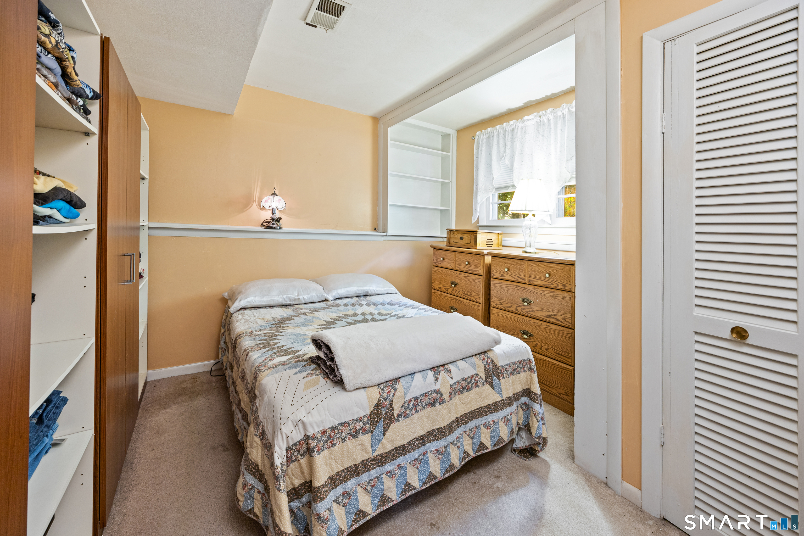 936 South Meriden Road Cheshire, CT 06410 - Photo 23 of 39