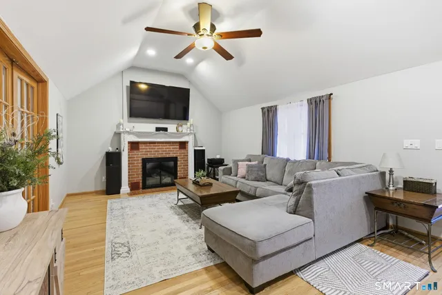 $435,000 | 119 Farview Avenue, Wolcott, CT 06716