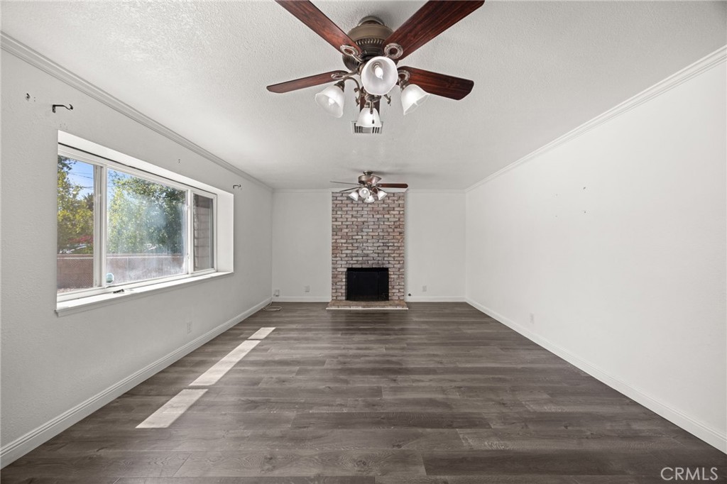 10937 Desert Sand Avenue Riverside, CA 92505 - Photo 7 of 46 LIVING ROOM