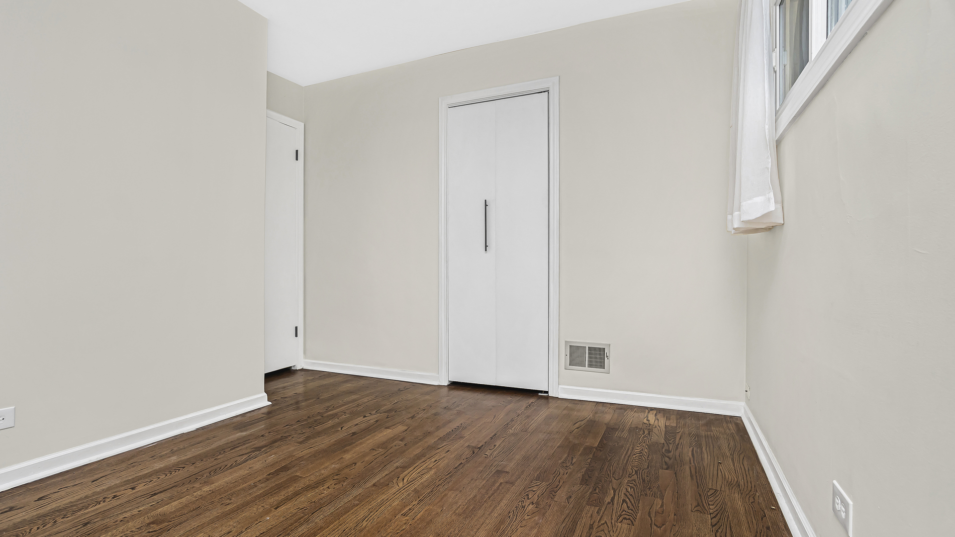 1355 Ridge Road Highland Park, IL 60035 - Photo 15 of 26 Gallery Image 15