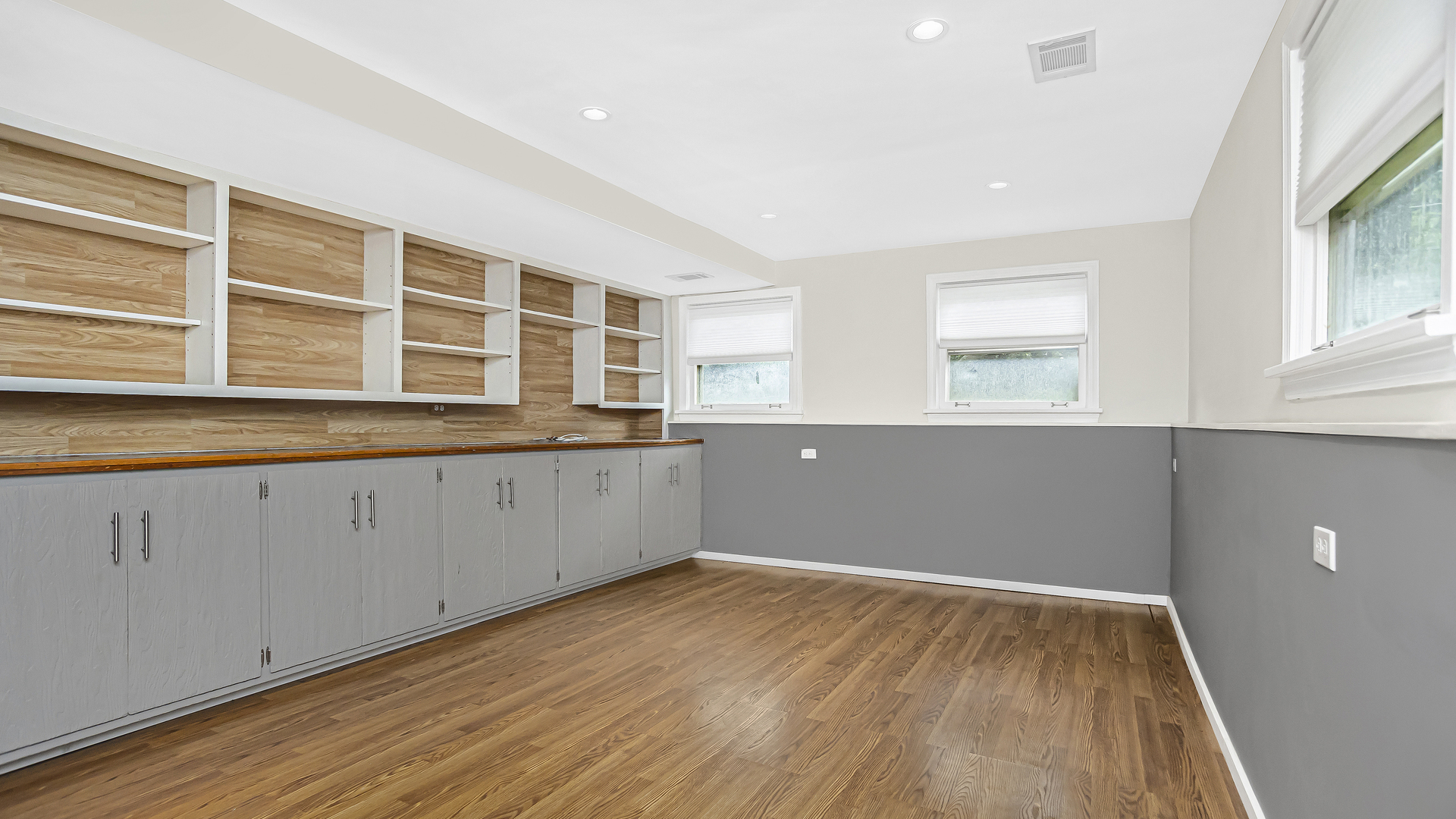 1355 Ridge Road Highland Park, IL 60035 - Photo 17 of 26 Gallery Image 17