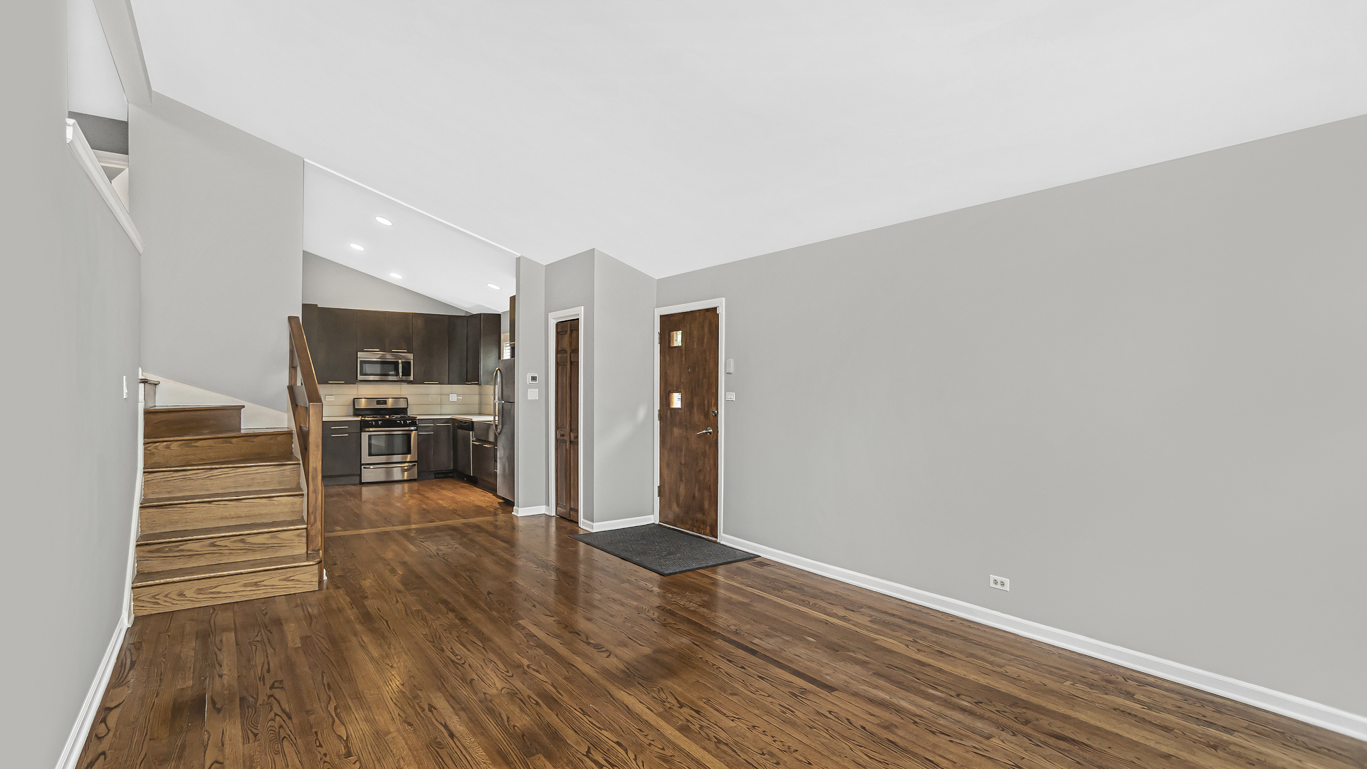 1355 Ridge Road Highland Park, IL 60035 - Photo 3 of 26 Gallery Image 3