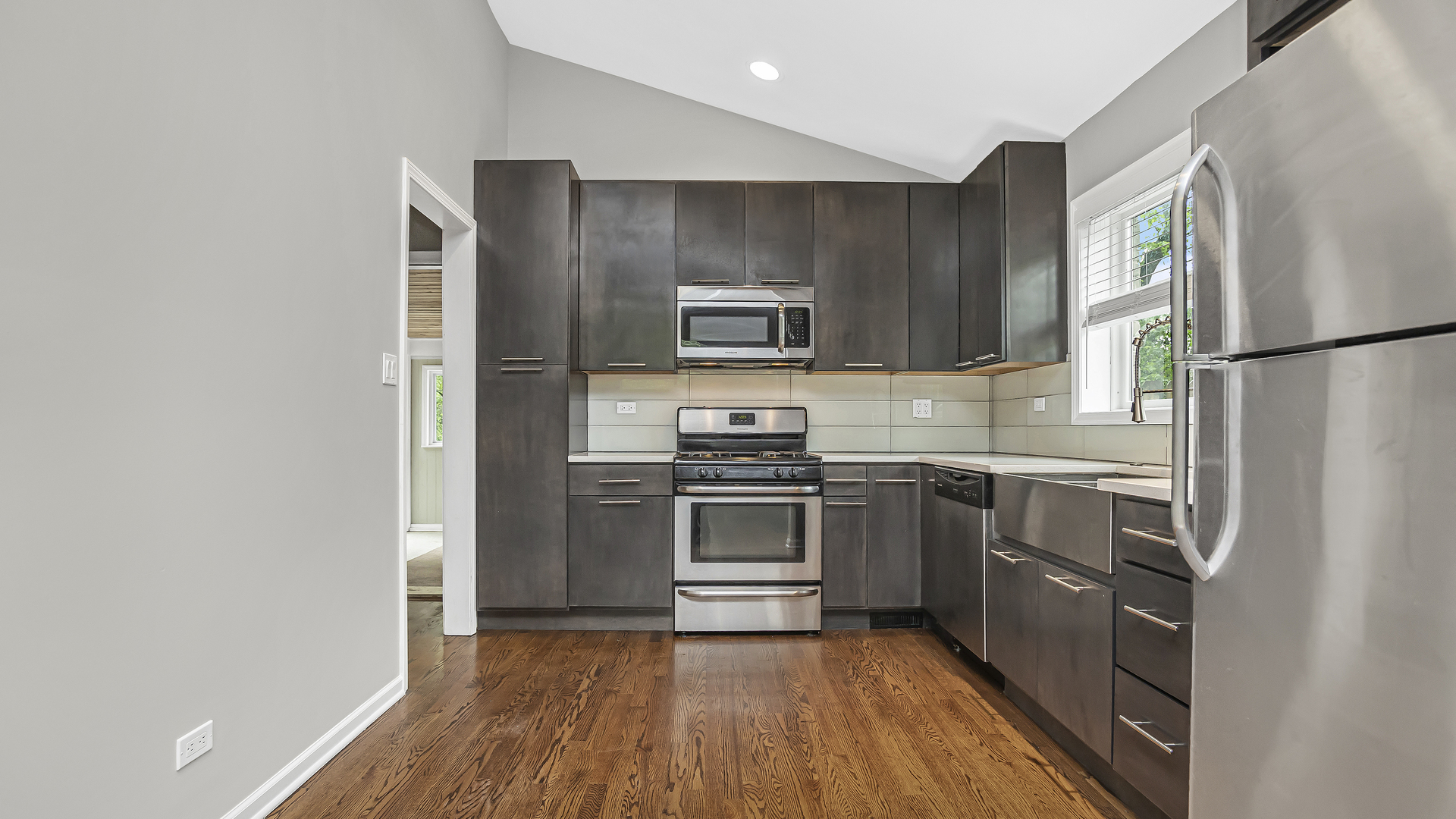 1355 Ridge Road Highland Park, IL 60035 - Photo 8 of 26 Gallery Image 8