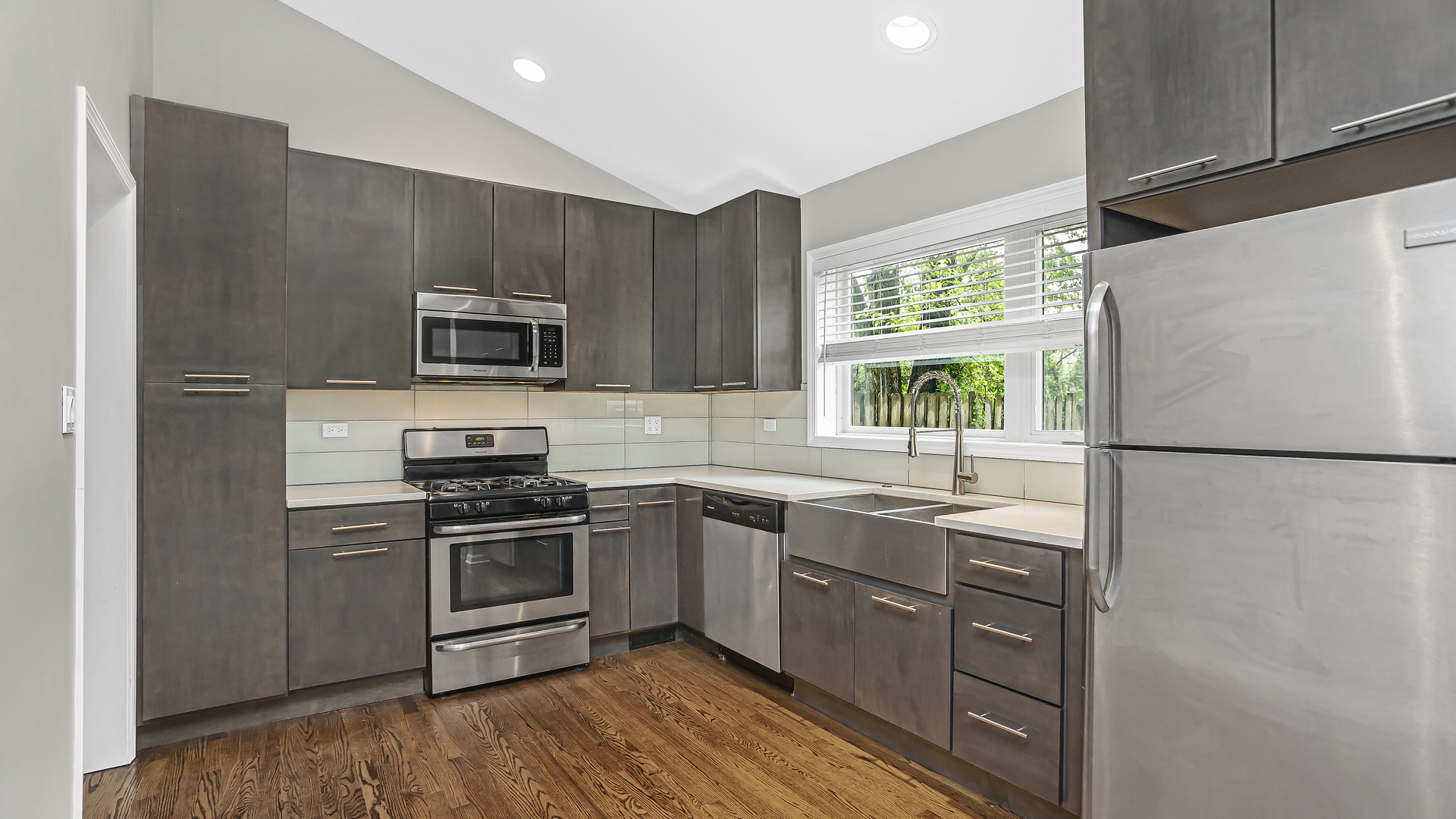 1355 Ridge Road Highland Park, IL 60035 - Photo 9 of 26 Gallery Image 9
