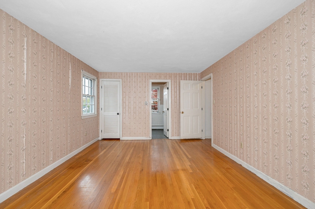 104 Meadowview Road North Andover, MA 01845 - Photo 17 of 42 Gallery Image 17