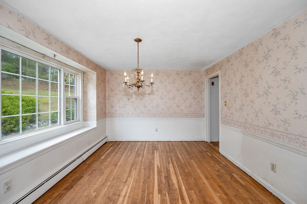 104 Meadowview Road North Andover, MA 01845 - Photo 8 of 42 Gallery Image 8