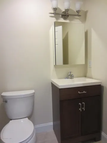 $2,250 | 22 Lasatta Avenue, Unit 2A, Englishtown, NJ 07726