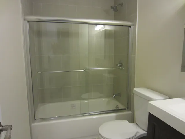 $2,250 | 22 Lasatta Avenue, Unit 2A, Englishtown, NJ 07726