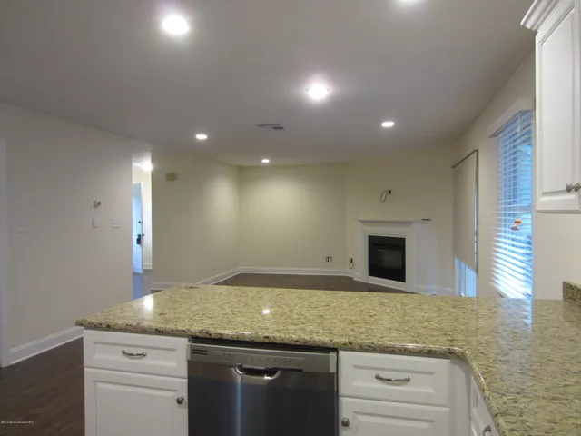 $2,250 | 22 Lasatta Avenue, Unit 2A, Englishtown, NJ 07726