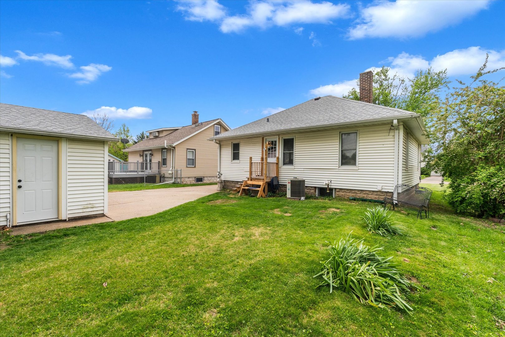2423 29th Street Rock Island, IL 61201 - Photo 8 of 37